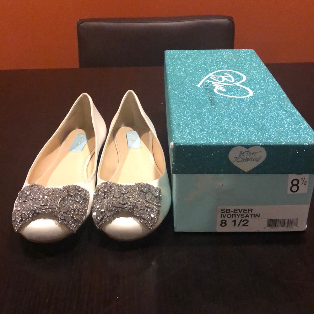 Women flats